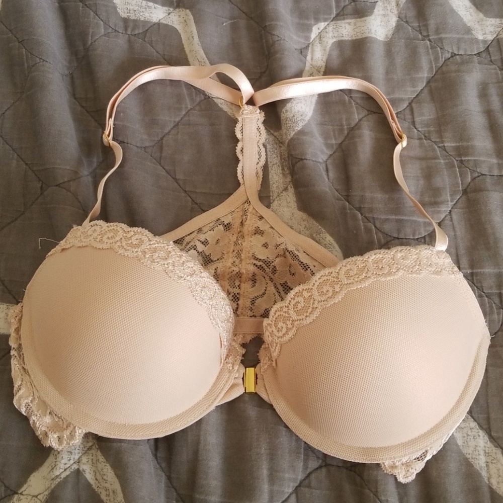Front clasp lace bra